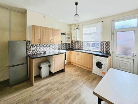 2 bedroom terraced house to rent - Photo 5