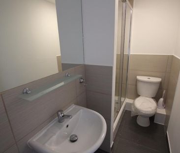 1 bedroom in a house share to rent - Photo 5