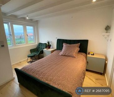 3 bedroom semi-detached house to rent - Photo 6