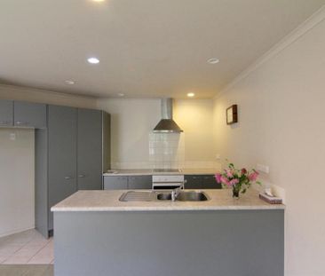 Four bedroom family home - Photo 1