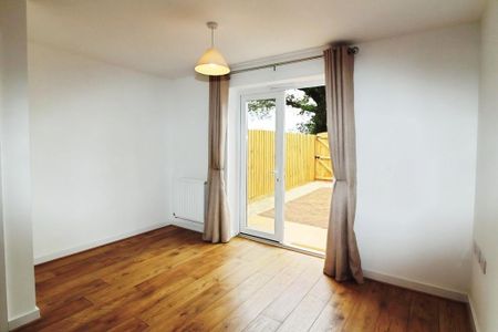 3 bedroom end of terrace house to rent - Photo 5