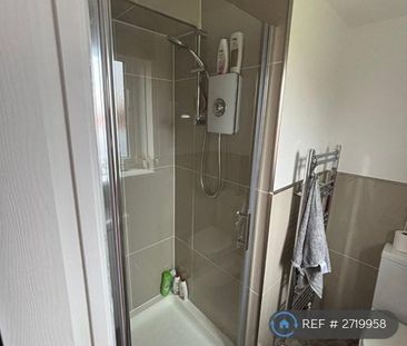 4 bedroom detached house to rent - Photo 3