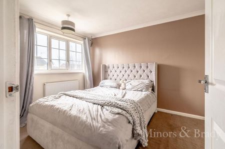 3 bedroom end of terrace house to rent - Photo 4