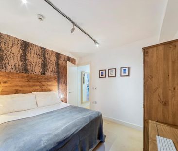 Well presented one bedroom apartment located in a quiet walkway in ... - Photo 4