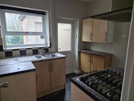 3 bedroom semi-detached house to rent - Photo 5