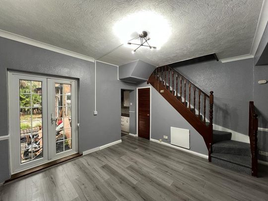 3 Bed Semi-Detached House, Kimberley Avenue, E6 - Photo 1