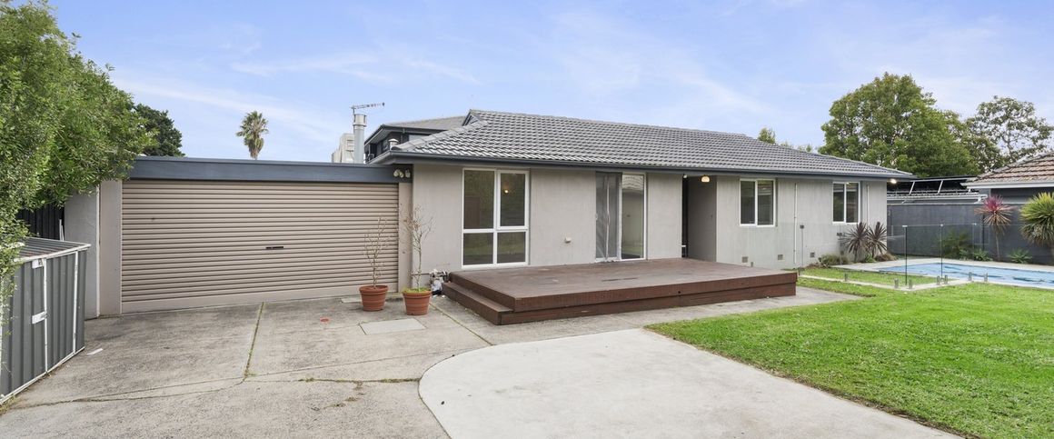 Spacious Bayside Family Home with Exceptional Versatility - Photo 1