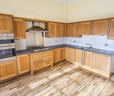 3 bedroom end of terrace house to rent - Photo 3