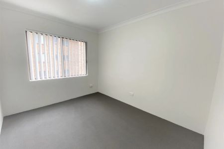 MODERN 2 BEDROOM APARTMENT LOCATED IN THE HEART OF MT DRUITT - Photo 3