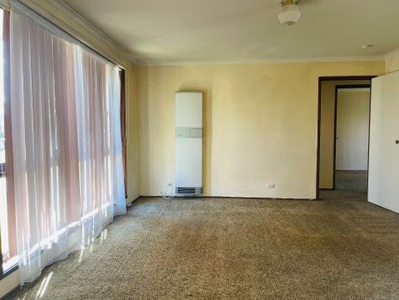 Two Bed Unit in Quiet Block - Photo 3