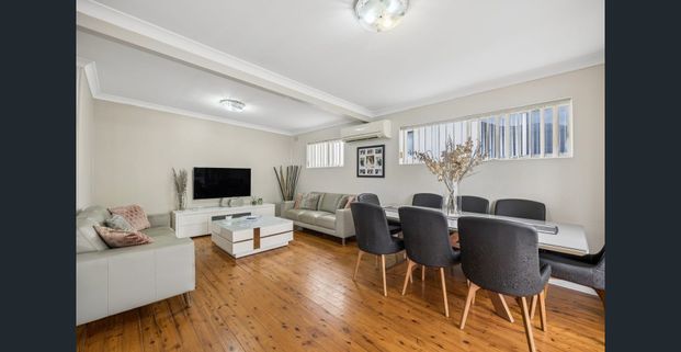Solid classic double brick family home directly opposite Edwards Park - Photo 1