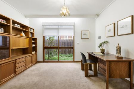 22 Sylverly Grove, Caulfield VIC 3162 - House For Rent | Domain - Photo 5