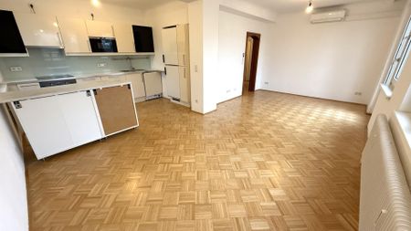 Dommayergasse!!! Klimatisierte DG-Whg ohne Schrägen mit 29m² Terrasse - Photo 3