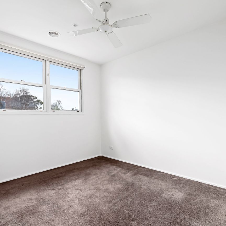 1A Snowdon Avenue CAULFIELD - Photo 1