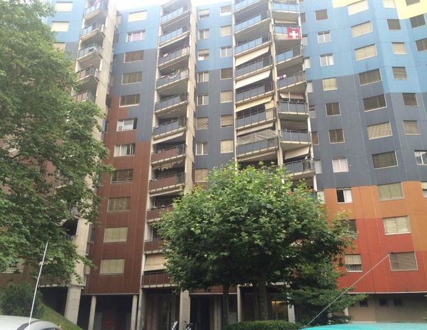Appartement traversant de 3 pièces au 5ème étage avec balcon - Photo 1