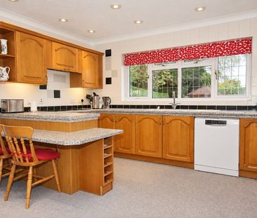 Ash, Aldershot - Photo 2