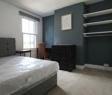 4 bedroom terraced house to rent - Photo 6