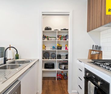 Flawless Taylor Townhouse Living - Photo 6