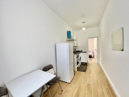 Studio to rent - Photo 3