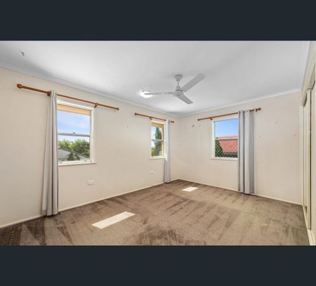 49 Knockator Crescent, Centenary Heights, Qld 4350 - Photo 5