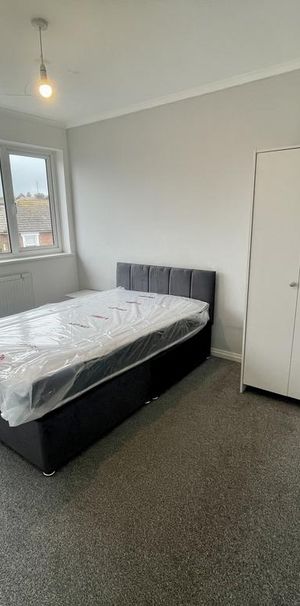 1 bedroom in a house share to rent - Photo 1