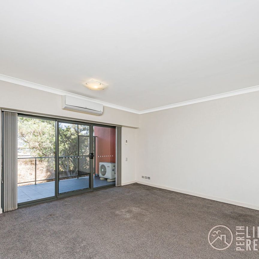 PRIME JOONDALUP LIVING - SECURE 2 BEDROOM APARTMENT - Photo 1