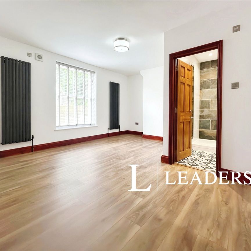 3 bedroom apartment to rent Medina Villas, Hove, BN3 - Photo 1