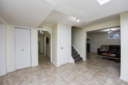 Detached Home For Lease | W8168766 - Photo 2