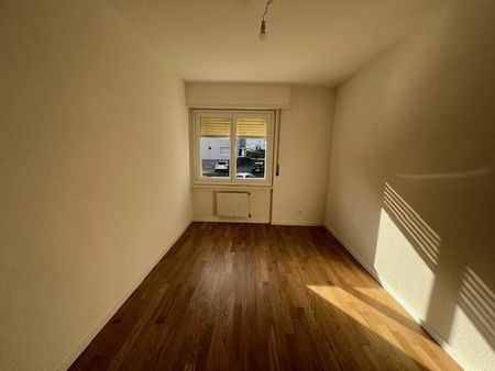 Magnifique appartement de 4.5 pièces au 1er étage entièrement rénové - Foto 3