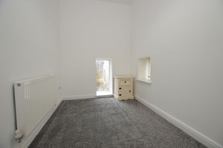 2 Bedroom Apartment - Photo 2