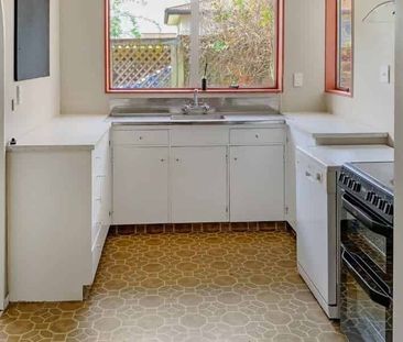 Quiet, Convenient & Perfect for Small Families - Photo 3