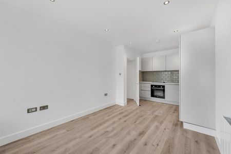 1 bedroom flat to rent - Photo 2