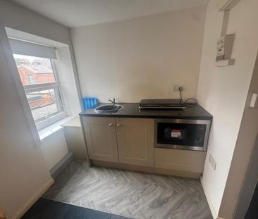 1 bedroom flat to rent - Photo 2