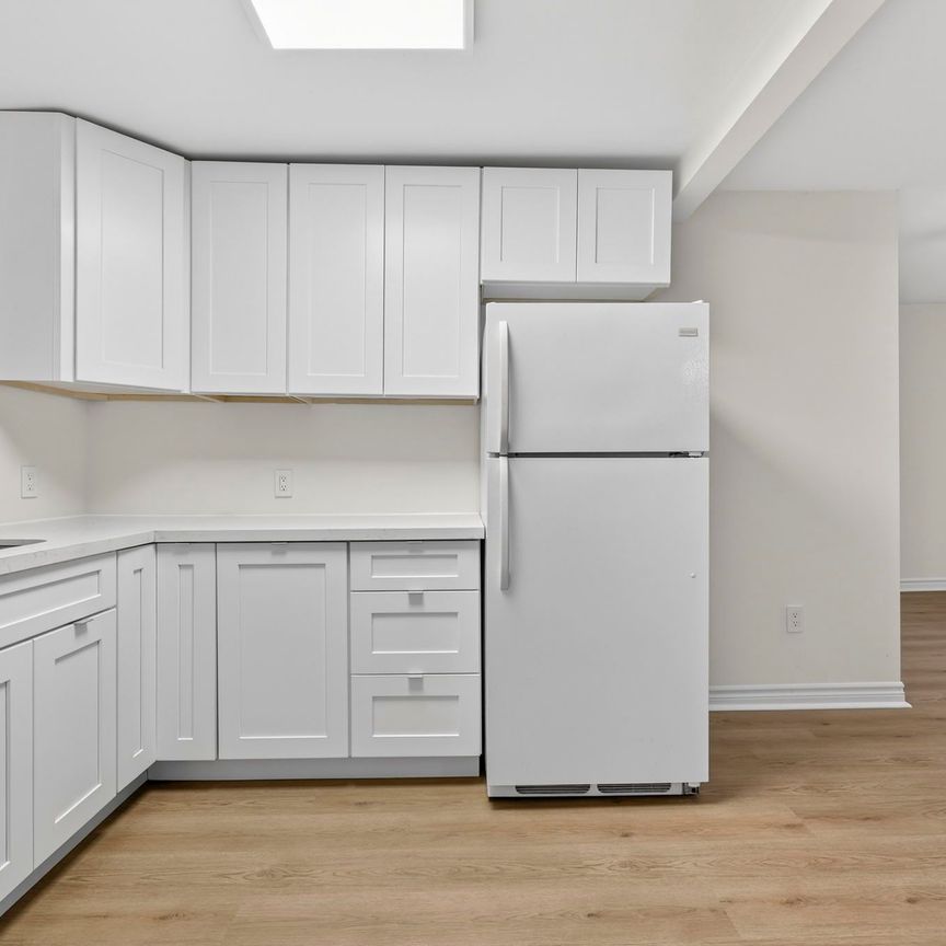For Lease - 2073 Kate Avenue, Innisfil, Ontario - Photo 1