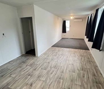 RENOVATED 3X BEDROOM HOME: - Photo 1