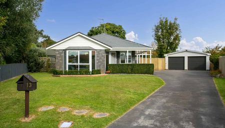 Family Home in Hilliard Place - Photo 4