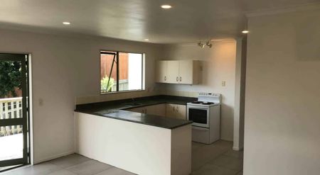 Four Bedroom Family Home - Photo 3