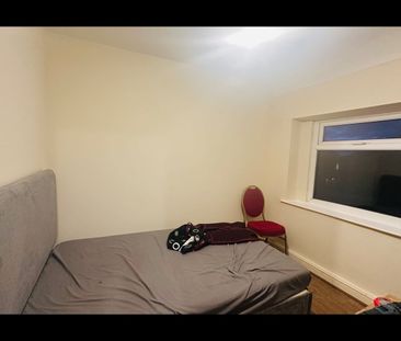 2 Bed Semi-Detached House, Morse Road, M40 - Photo 4