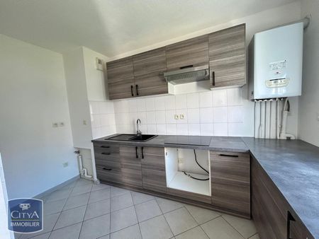 Location Maison 4 pièces 85m² GRAND CHARMONT 25200 - Photo 2