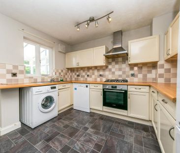 3 bedroom semi-detached house to rent - Photo 5