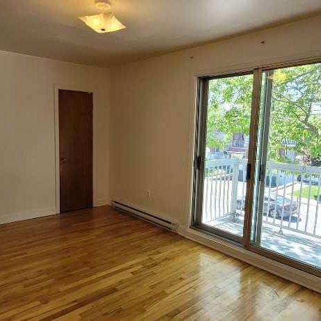 Ahuntsic- 4.5 au 2e de Triplex (prop occupants) Sauvé et St-Firmin - Photo 1