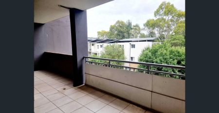 Modern Apartment in Prime Holroyd Location - Photo 2