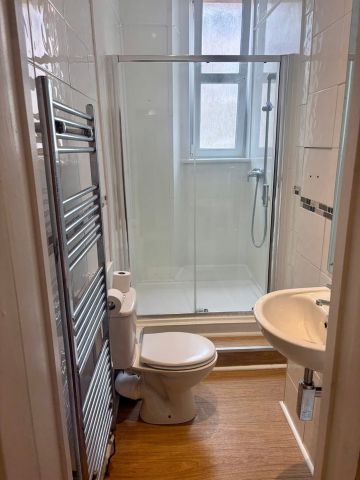 Room in a Shared House, Barclay Place, EH10 - Photo 3