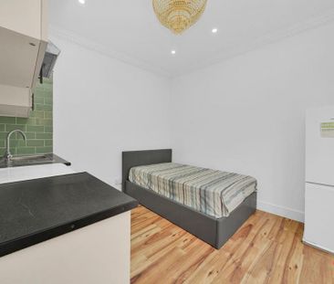 Studio to rent - Photo 1