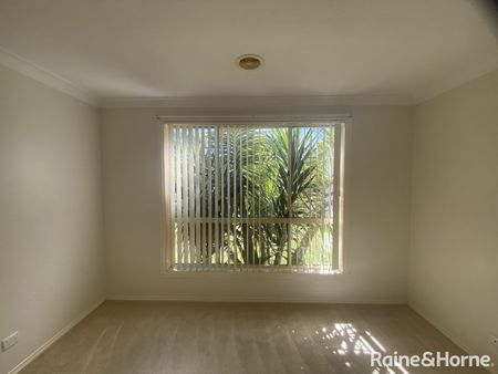 Modern & Central Family Home - Photo 5