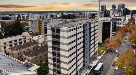 Furnished 3 bed apartment on Queen St - CBD Living - Photo 3