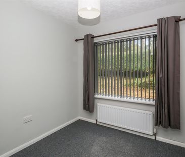 12 Beechill Park East, Saintfield Road, - Photo 3