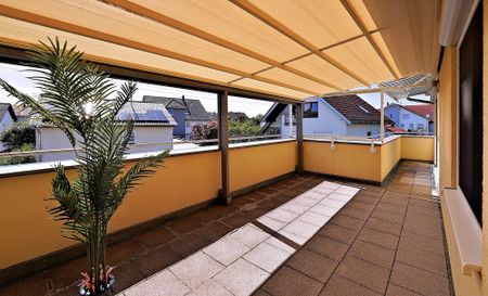 Exklusive Wohnung mit großer Terrasse und hohen, lichtdurchfluteten Räumen in zentraler Lage! - Photo 2