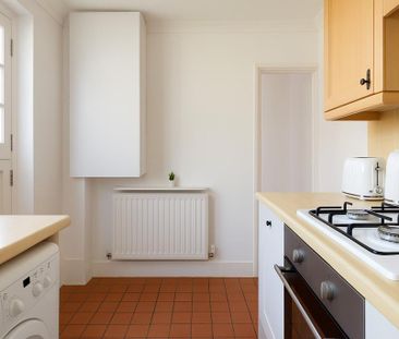 3 bedroom ground floor flat to rent - Photo 1