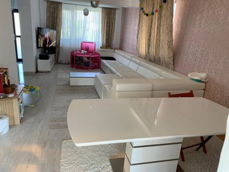 Domnesti, Tudor Vladimirescu, vila, P+1E, complet mobilata ? - Fotografie 2